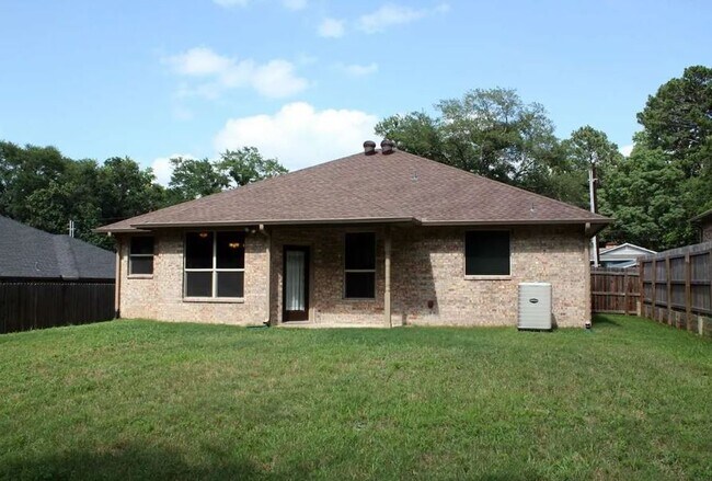 Back Yard - 2615 Pine Crest Dr