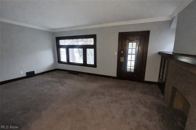 Building Photo - 7014 Thornton Dr