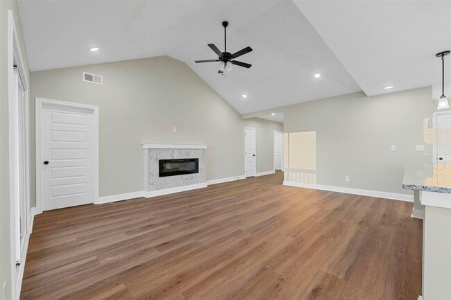 Building Photo - 710 Sheldrake Ln