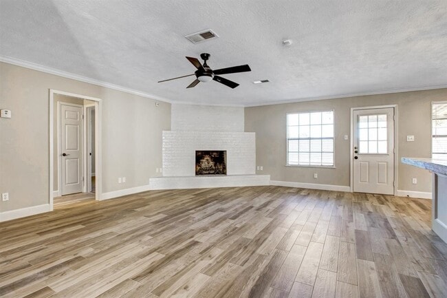 Building Photo - 505 Foxmeadow Ln