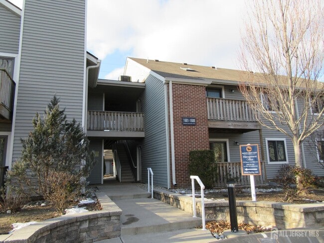 Building Photo - 1608 Ravens Crest Dr