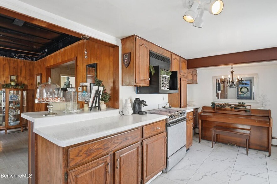 Building Photo - 9 Lincoln St