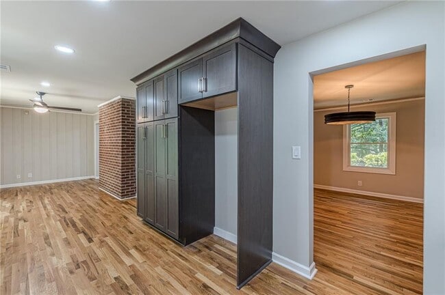 Building Photo - 1624 Dodson Dr SW