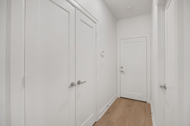 Building Photo - Gorgeous new construction in Flint!