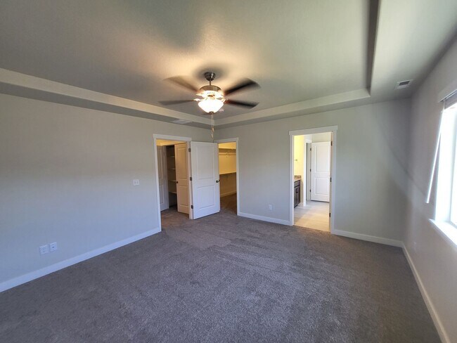 Building Photo - Brand New townhomes