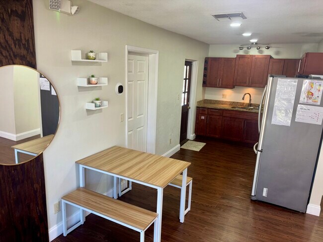 Building Photo - 12235 Mallory Dr