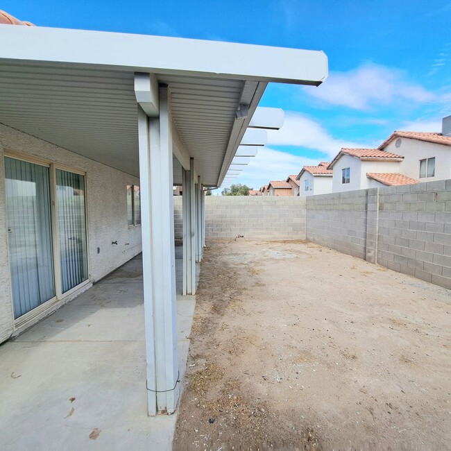 Building Photo - Charming & Upgraded Single-Story Home