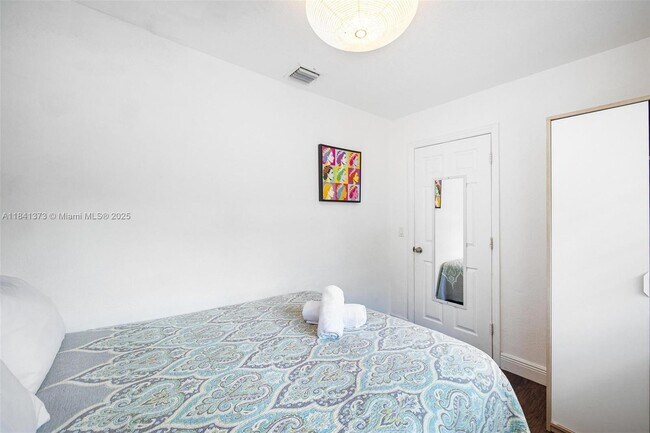 Building Photo - 154 NW 45th St