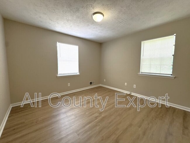 Building Photo - 5798 Hilton Ridge Rd