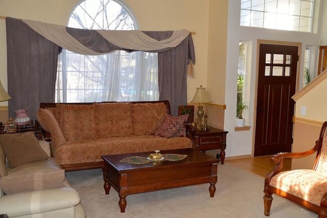 Building Photo - Beautiful 4 Bed 3 Bath Bothell Home!