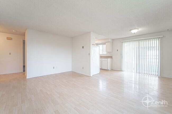 Building Photo - 3210 NE 44th St