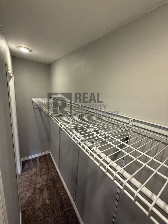 Building Photo - 1533 3rd Ave W