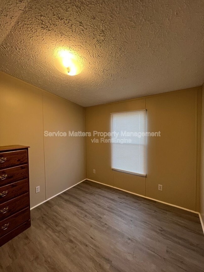 Building Photo - 4819 Douglas Dr