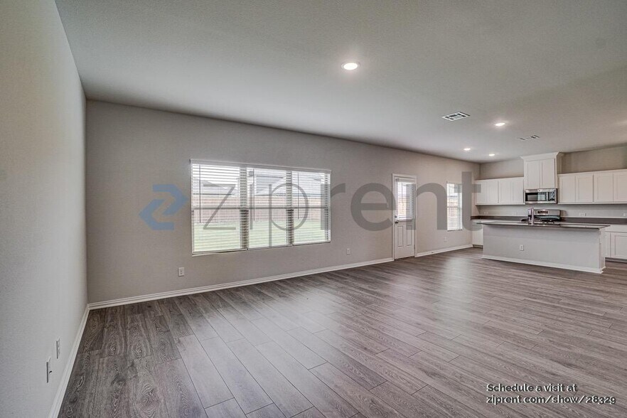 Building Photo - 520 Hickory Rdg Dr