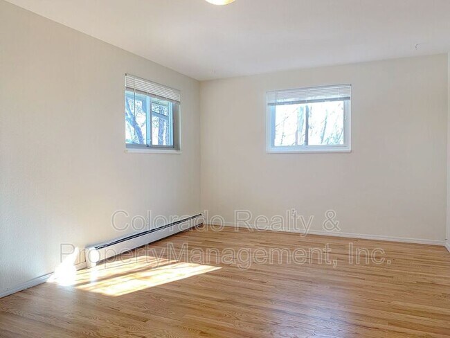 Building Photo - 1124 Lafarge Avenue