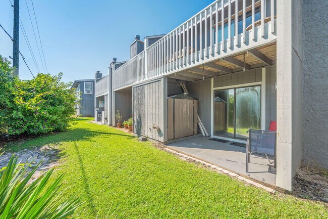Building Photo - 28 Court Dr