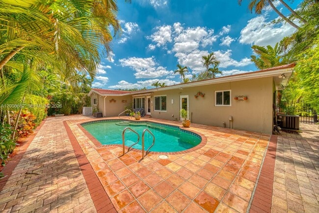 Building Photo - 1435 Blue Rd