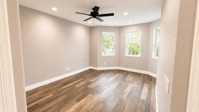 Building Photo - 3509 Shoma Dr