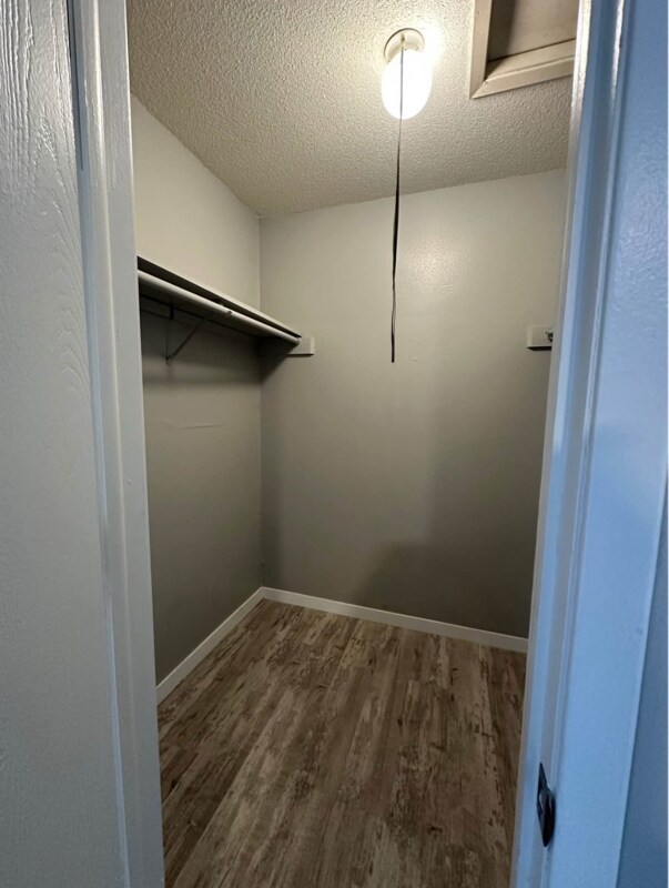 Building Photo - 2430 Muscatine Ave