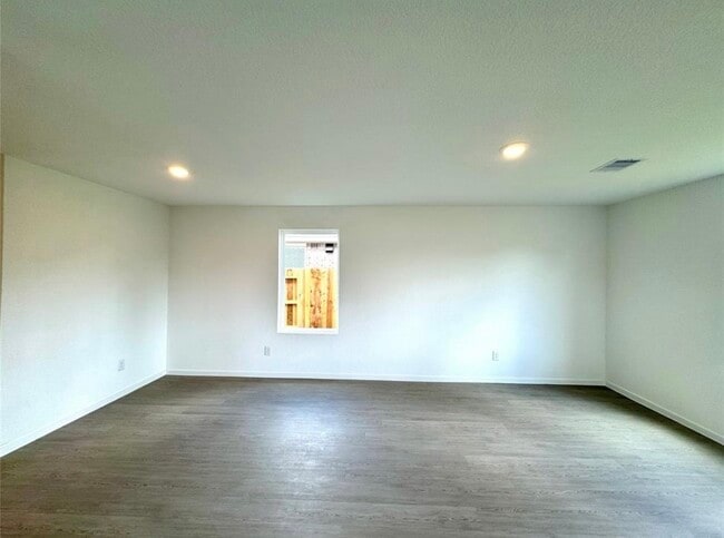 Building Photo - 28763 Texas Plns Dr
