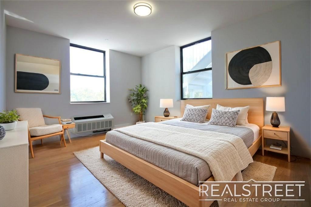 Building Photo - LUXURY 3 BR in Queens!
