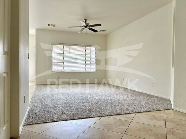 Building Photo - 1057 E Sourwood Dr