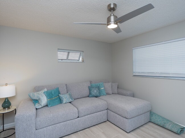 Building Photo - Turkey Furnished 3 Bed Pool Home in Venice