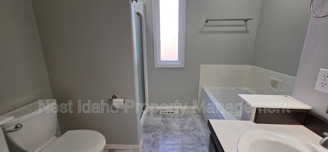 Building Photo - 1123 N Watson Way