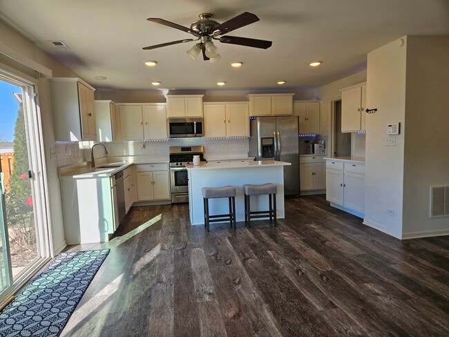 Building Photo - 1735 Bayberry Ln