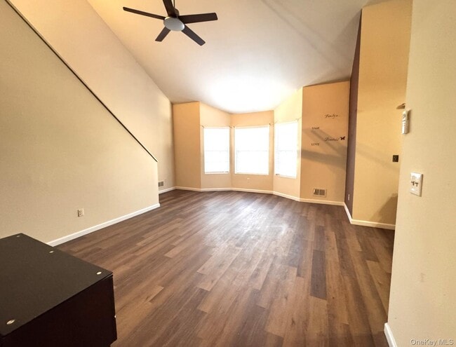 Building Photo - 199 Ramapo Rd