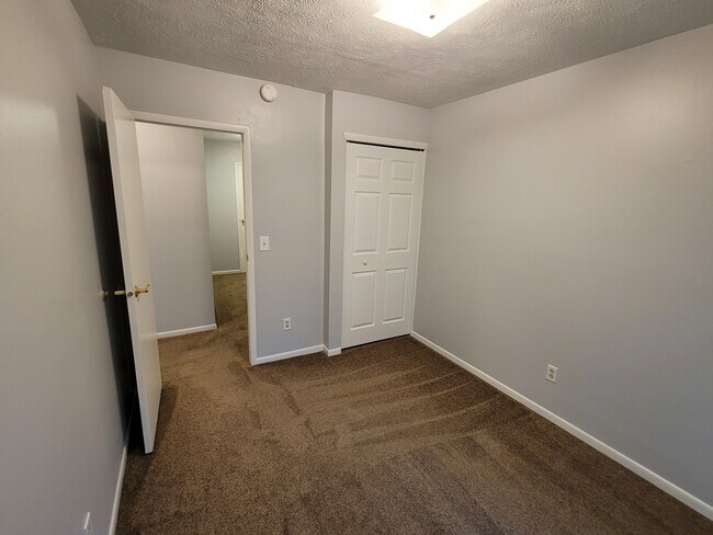 Building Photo - 1423 Smithfield Ave
