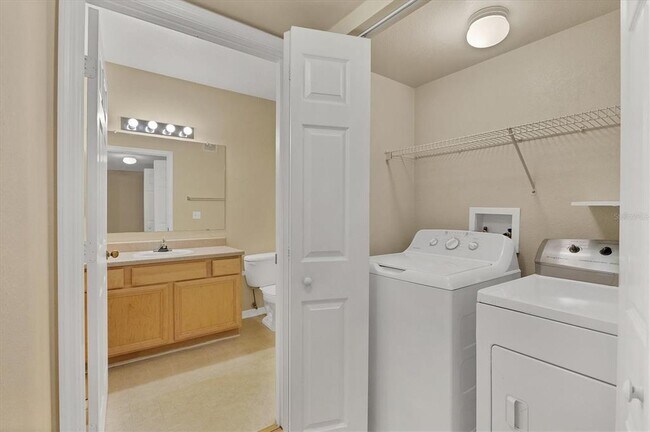 Building Photo - 1130 Villagio Cir