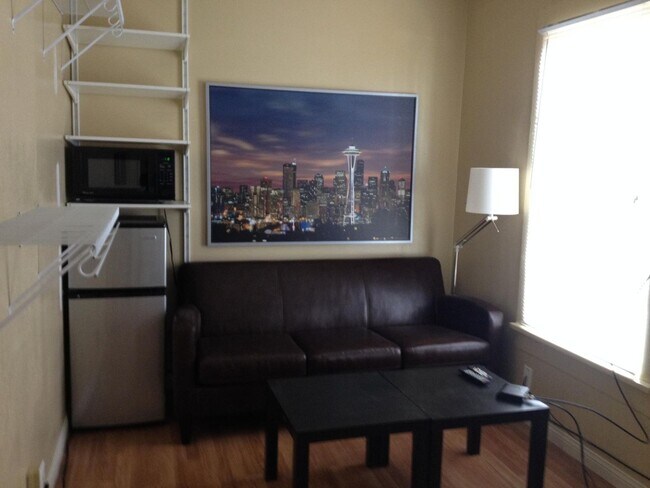 Building Photo - Farrar House