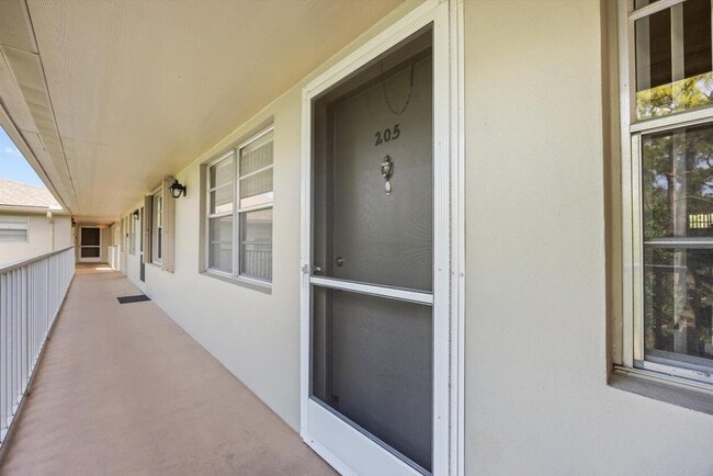 Building Photo - 29 Lake Vista Trail