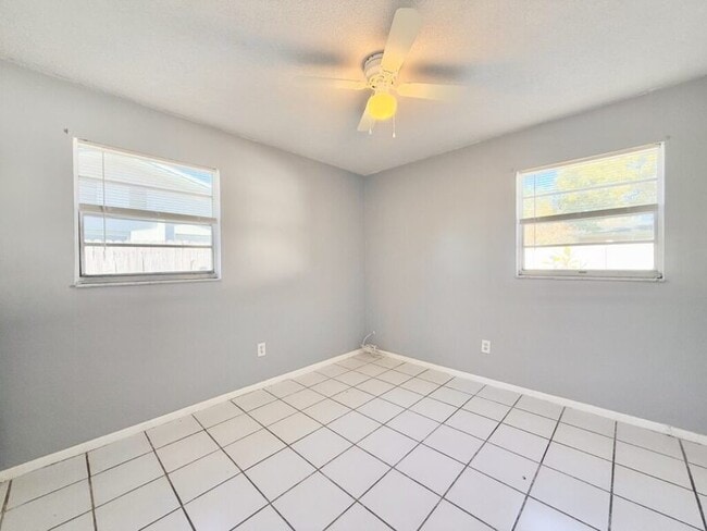 Building Photo - 972 San Christopher Dr