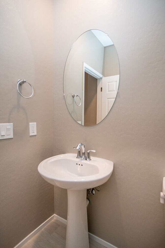 Building Photo - COMING SOON Gorgeous Townhome 3/2 in Santa Rosa Community in Summerlin!