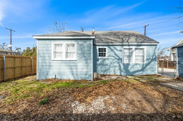 Building Photo - 612 W 5th St