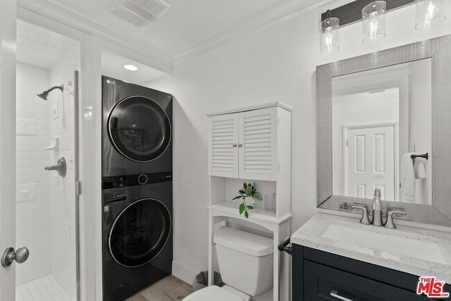 Building Photo - 23924 De Ville Way