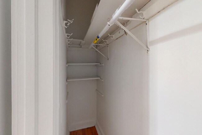 Floorplan - 5401-5403 S. Woodlawn Avenue