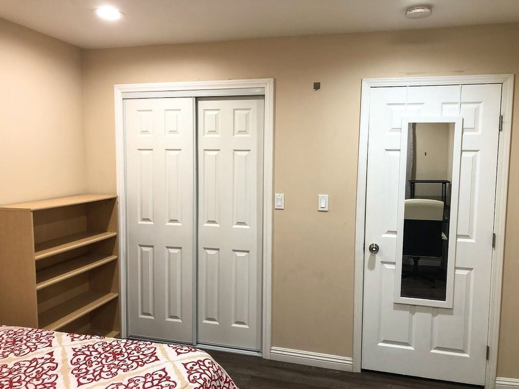 Building Photo - 1299 W 37th Dr