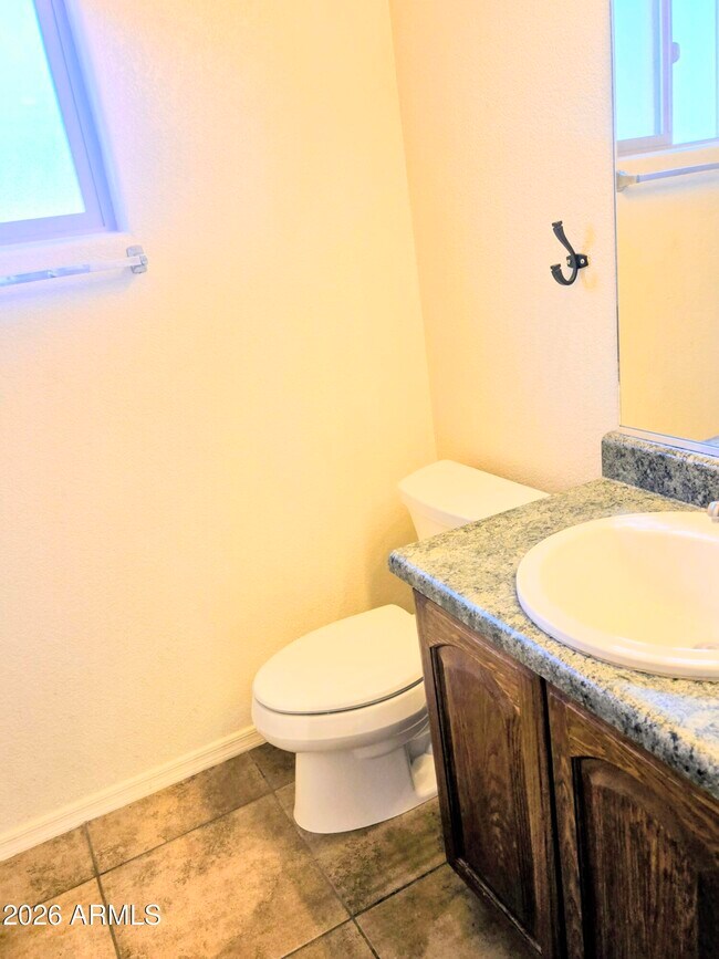 Building Photo - 1229 Questa Ct