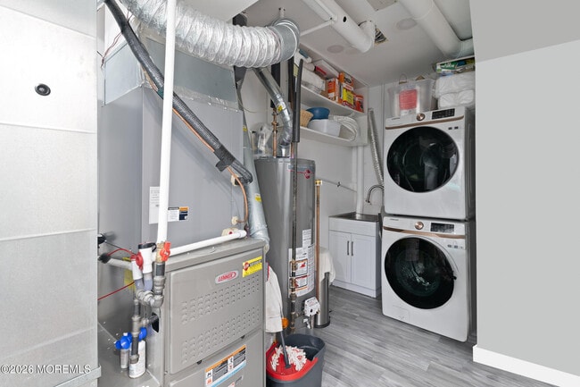 Building Photo - 70 Overlook Dr