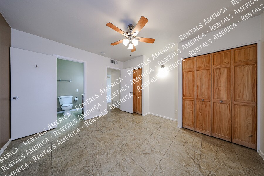 Building Photo - 1450 E Bethany Home Rd