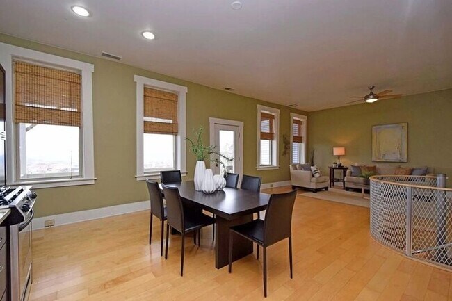 Building Photo - 69 Mulberry St