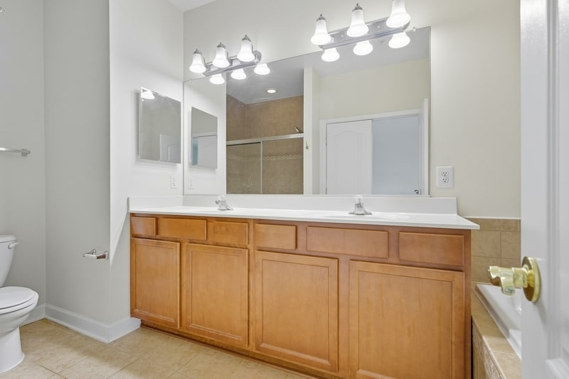 Building Photo - 613 Spectator Ave