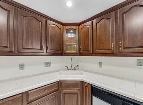 Building Photo - 61 Pine Grove Dr