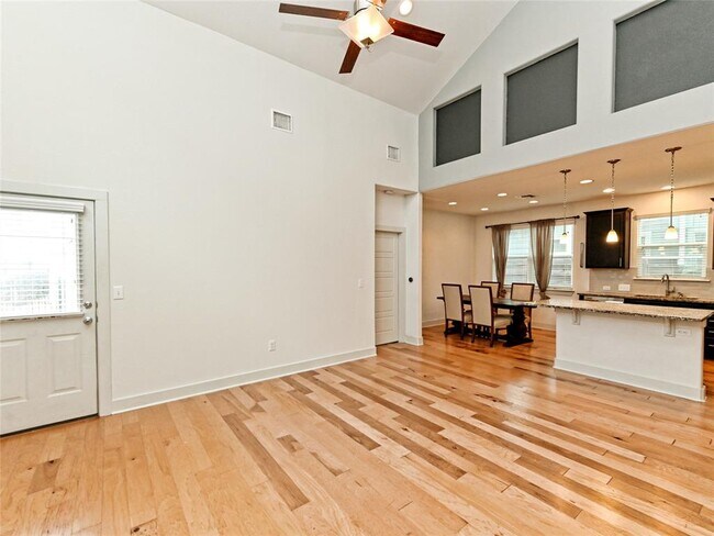 Building Photo - 2205 Capulet St