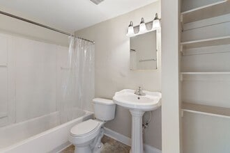 Building Photo - 3610 Balsam Ave