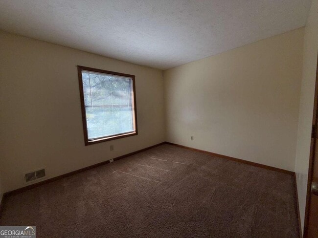 Building Photo - 4069 Shady Dr NW