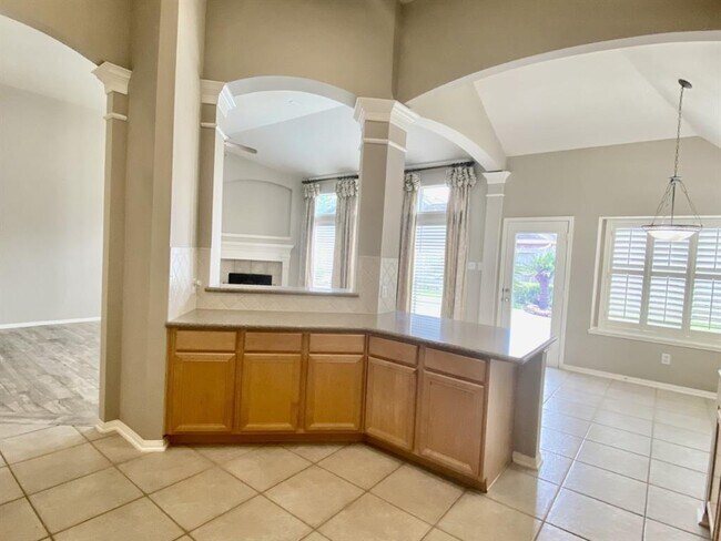 Building Photo - 7807 Highland Glen Dr
